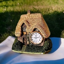 VINTAGE TIME AVENUE COTTAGE