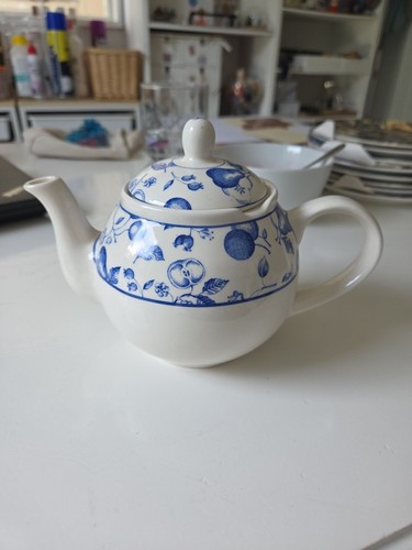 Arthur wood teapot - wood,