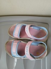 Kids Used Sandals In Pink.