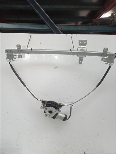 106802801 front power window