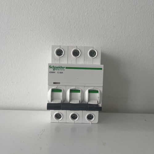 Schneider 32amp mcb c32 - schneider,