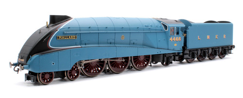 Pre owned r3676 - pre-owned, class
