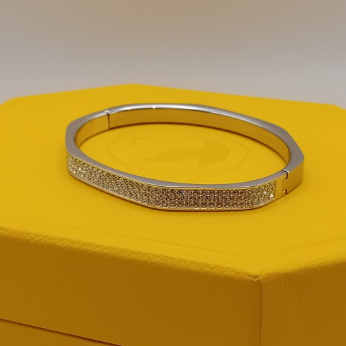 Beautiful swarovski octagonal - beautiful,
