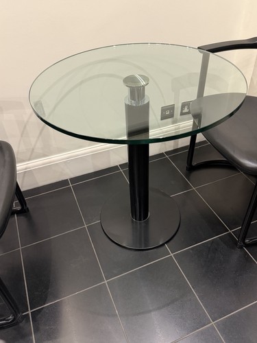 Round table glass top - top, metal