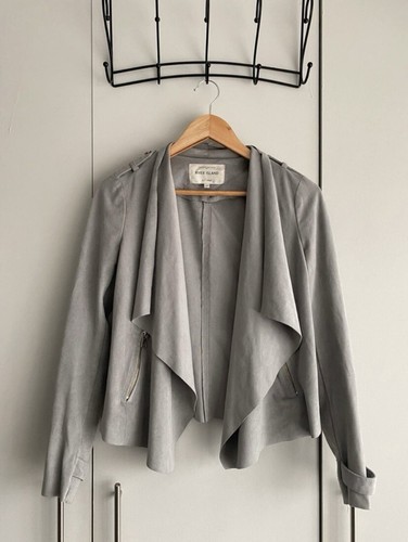 Size river island - river,