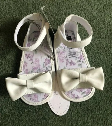 Baby pre walker shoes 9 - shoes, 6-9