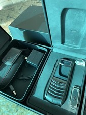2 vertu phones  a Ascent