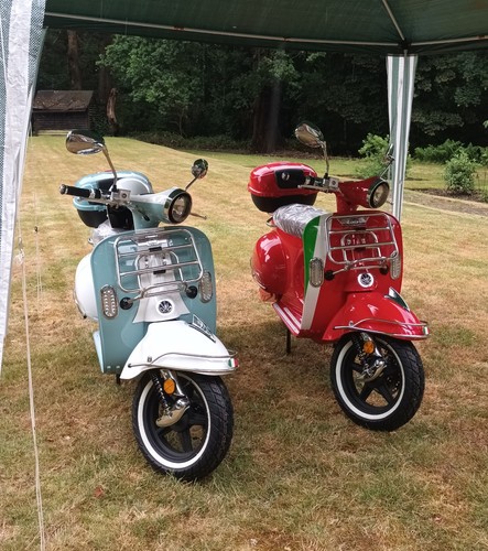 Two vespa style velo electric - two,