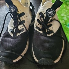 Nike Hurache Black And White Boys 3Y Used 943344-002