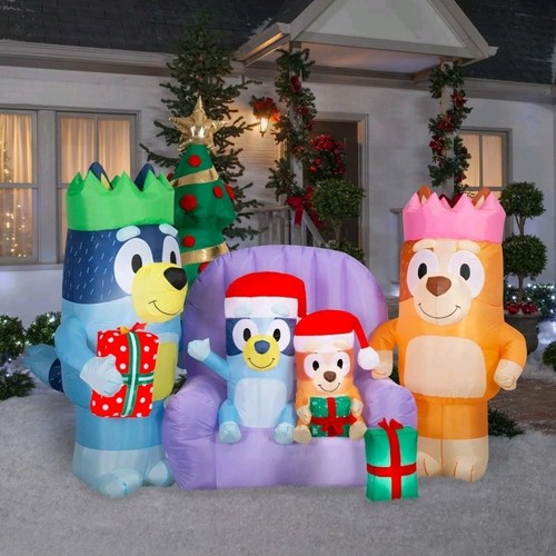 Bluey christmas inflatable - bluey,