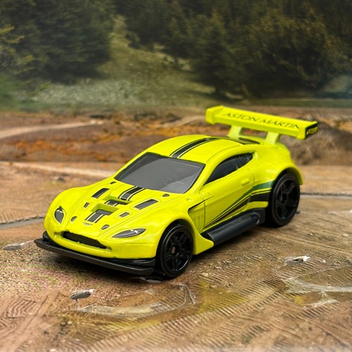 Hot wheels aston - hot,