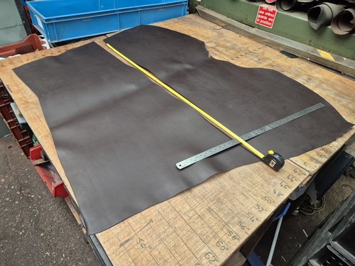 Dark brown hide firm - 2x,