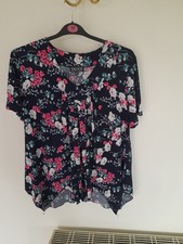 Ladies Saloos Top Size 18