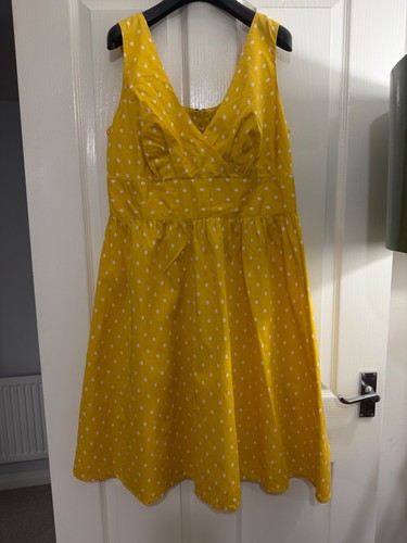 Joules size yellow and - size, 14