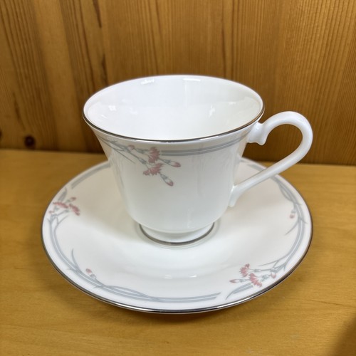 Royal doulton carnation tea - carnation,