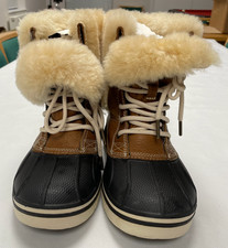 crocs womens leather duck winter boots