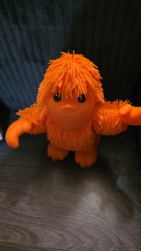 Dancing monkey box - dancing,