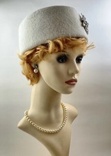 United Hatters Co Vintage 1980s Ivory Beaver Fur Pillbox Hat With Large Brooch