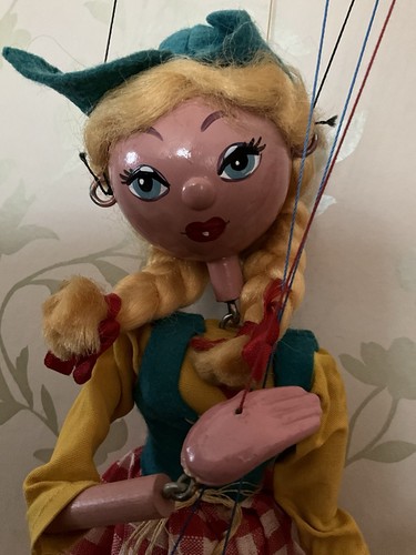 Pelham puppet dutch girl - puppet, ss￼