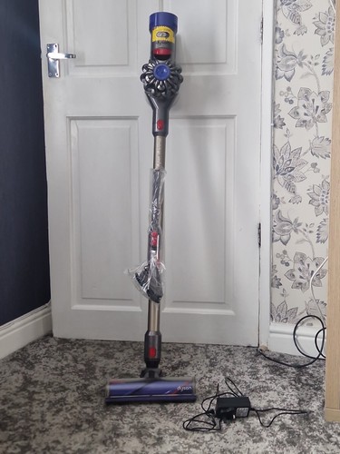 Dyson cordless vacuum - dyson, v8