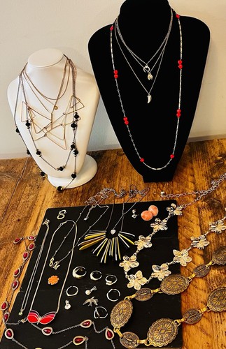 Gold tone jewellery job - lot,