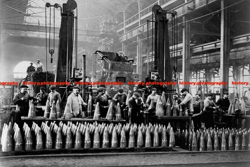 F015877 workers checking - workers,