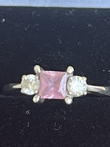 9ct gold ring pink sapphire - gold,