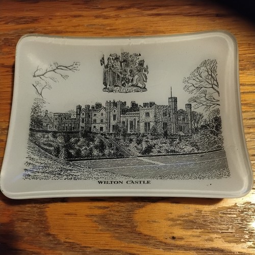 Vintage wilton castle ashtray - wilton,