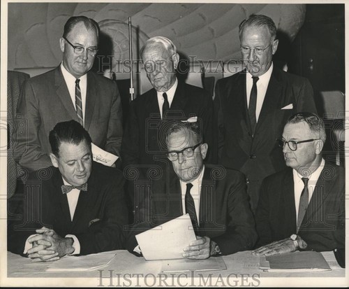 Press photo officers - officers, of
