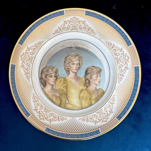 Royal doulton plate triple - doulton,