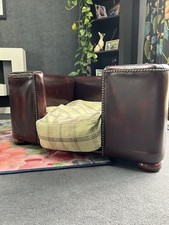 Large Lords and Labrador dog bed in good condition