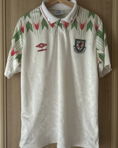 Official wales 1990 1992 - wales,