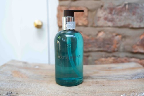 Molton brown coastal cypress - brown,