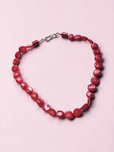 Vintage red coral bead - red,