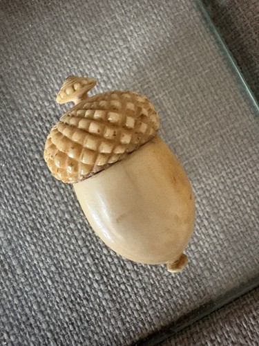 Antique acorn keepsake - , pill