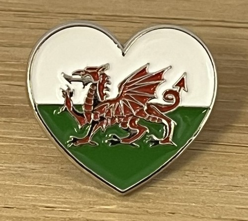 Wales pin badge heart - badge,
