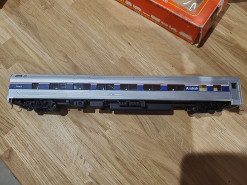 Walthers gauge budd - ho, seat