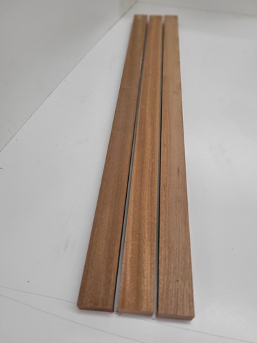 Sapele timber 900 x - 3@,