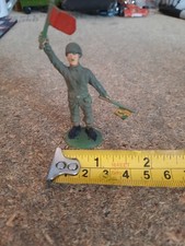 1/32 plastic soldier doing semaphore