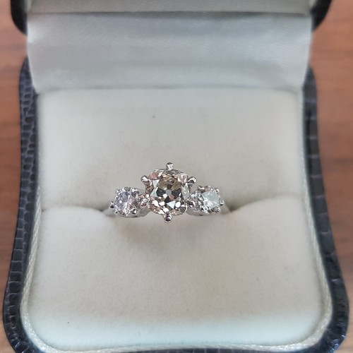 18ct white gold 85pt - white, old