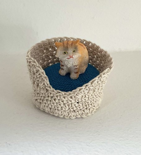 Hand crochet round dog cat - crochet,