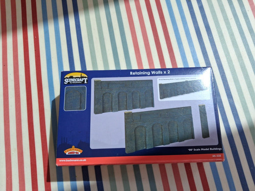 Bachmann scenecraft retaining - bachmann,