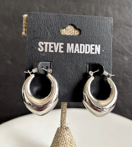 New steve madden silvertone - steve, 1