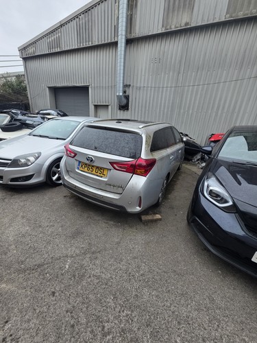Toyota auris mk2 estate - toyota,