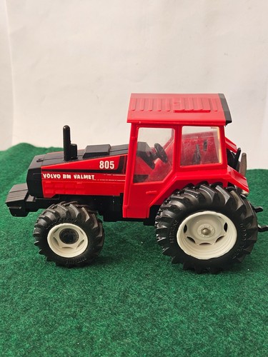 Britains vintage farm tractors - britains,
