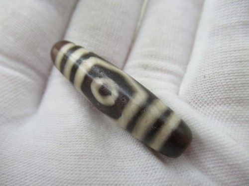 Himalayan dzi bead - bead, with