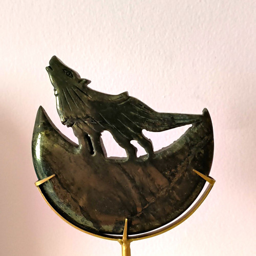 Pyrite wolf crescent - on,