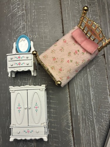 Vintage metal dolls house - metal,