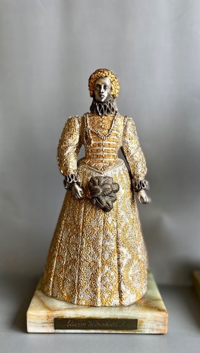 Queen elizabeth bronze - i,,