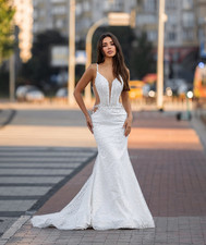 Brand new wedding dress, size